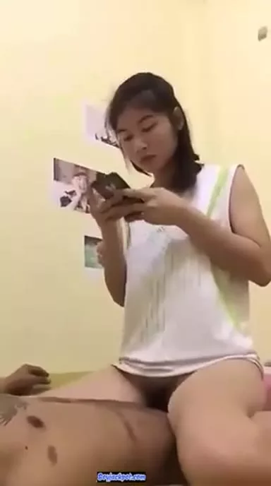 Enak Ngentot Malah Ditelpon